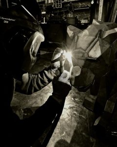 Soudure artisanale sculpture acier - BZH Design Acier