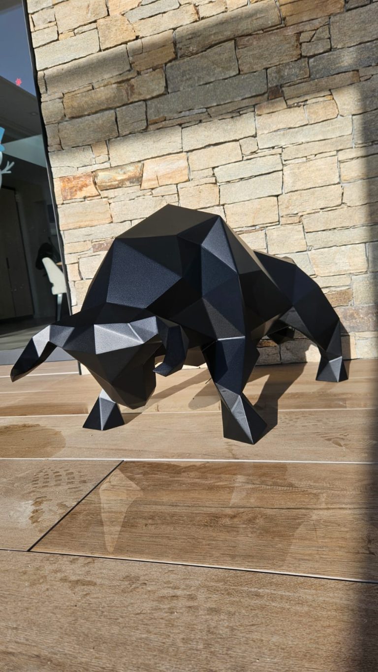 Sculpture taureau en acier artisanal - BZH Design Acier